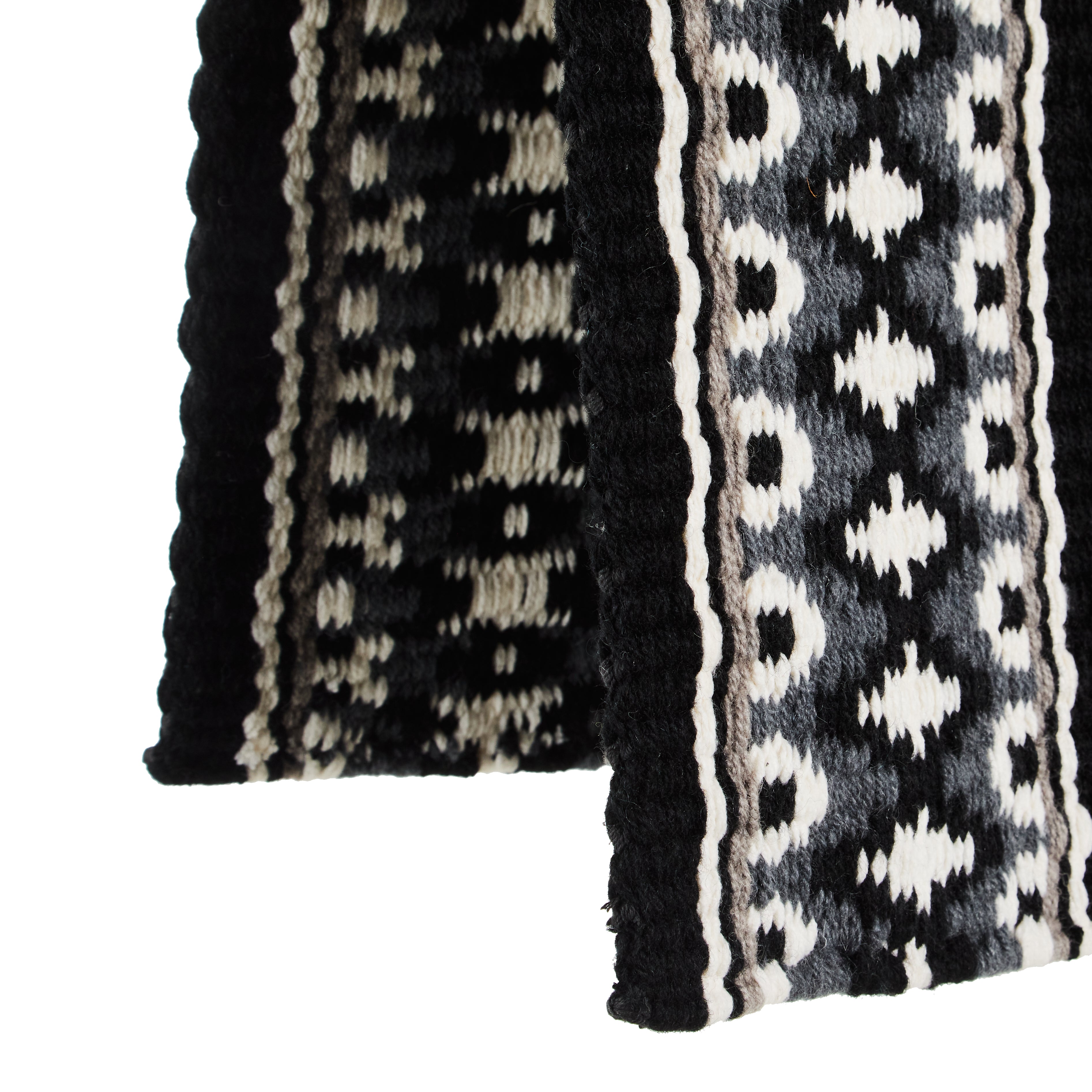Double Arrow 40X34 New Zealand Wool Saddle Blanket - Mayatex